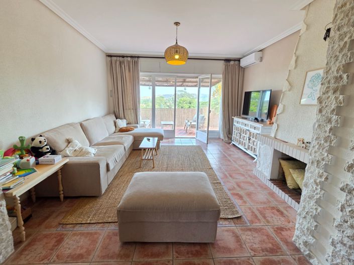 Image No.47-6 Bed Country House for sale