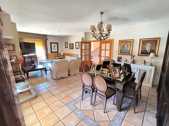 Image No.7-Villa de 6 chambres à vendre à Yecla