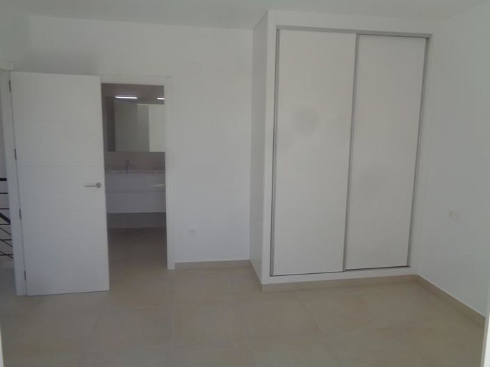 Image No.17-4 Bed Villa for sale
