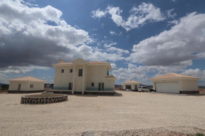 Image No.10-4 Bed Villa for sale