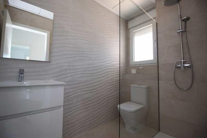 Image No.10-4 Bed Villa for sale