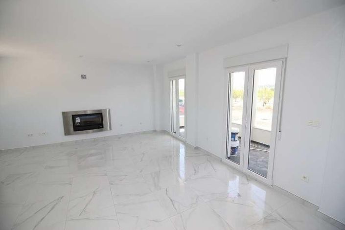 Image No.3-4 Bed Villa for sale