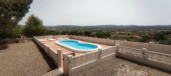 Image No.28-9 Bed Commercial for sale