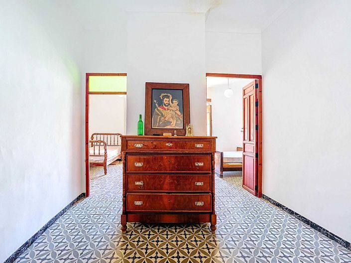 Image No.22-5 Bed Townhouse for sale