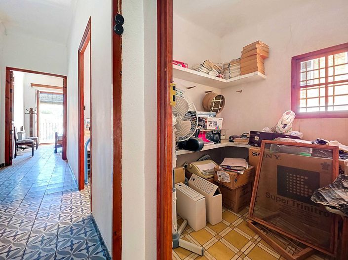 Image No.35-5 Bed Townhouse for sale