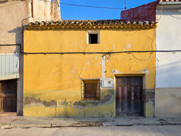 Image No.2-6 Bed Townhouse for sale