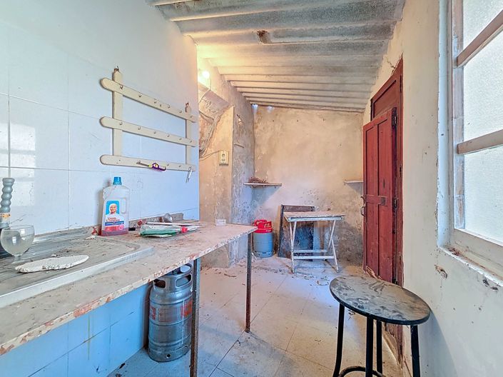 Image No.20-6 Bed Townhouse for sale