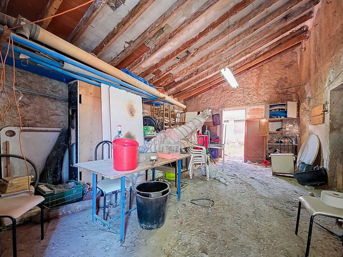 Image No.32-6 Bed Townhouse for sale