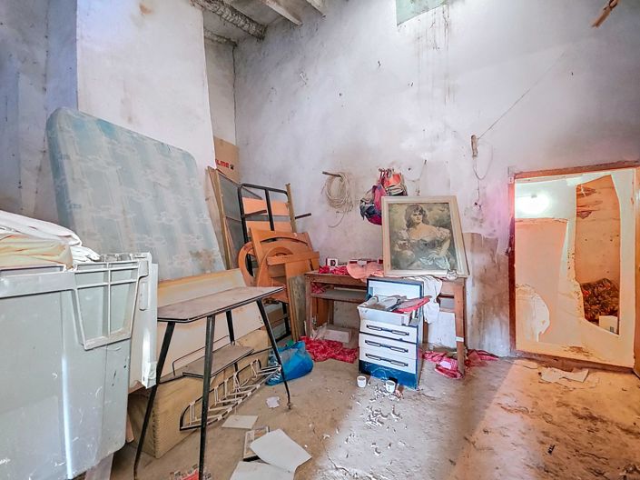 Image No.41-6 Bed Townhouse for sale