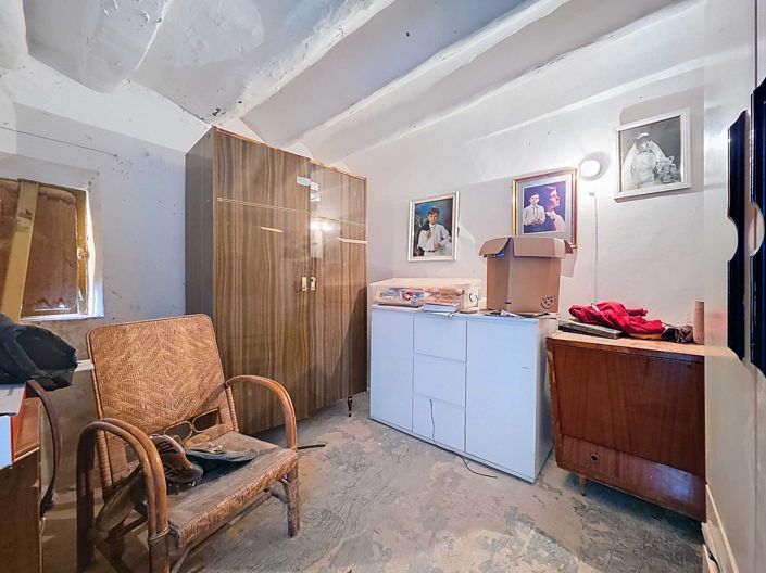 Image No.6-6 Bed Townhouse for sale