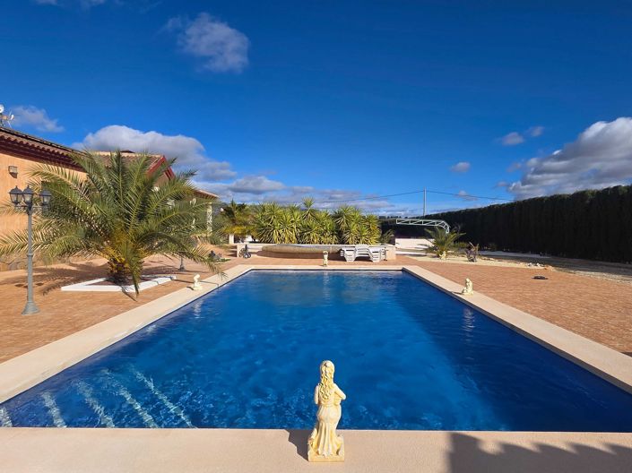 Image No.32-4 Bed Villa for sale