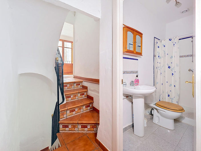 Image No.12-3 Bed Townhouse for sale