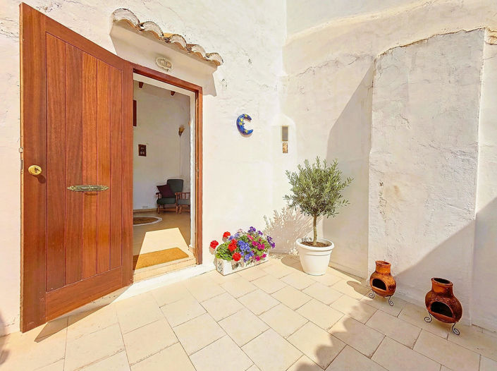 Image No.22-3 Bed Townhouse for sale