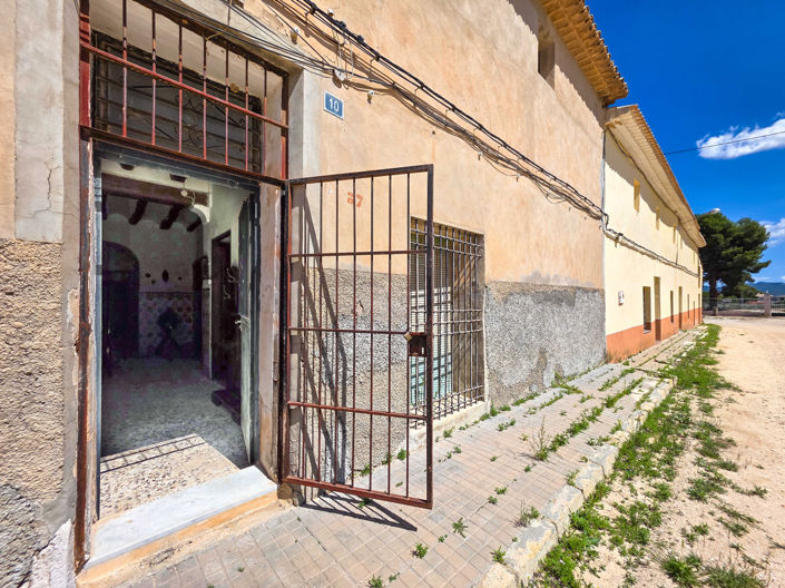 Image No.2-6 Bed Country House for sale