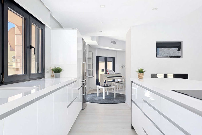 Image No.17-7 Bed Townhouse for sale