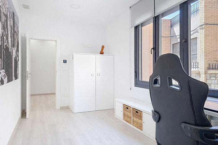 Image No.25-7 Bed Townhouse for sale