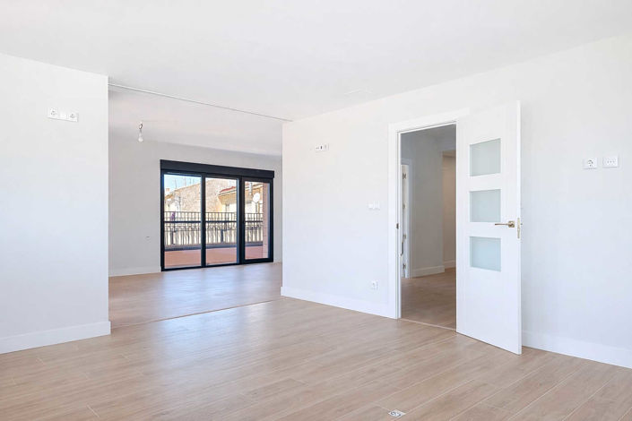 Image No.39-7 Bed Townhouse for sale