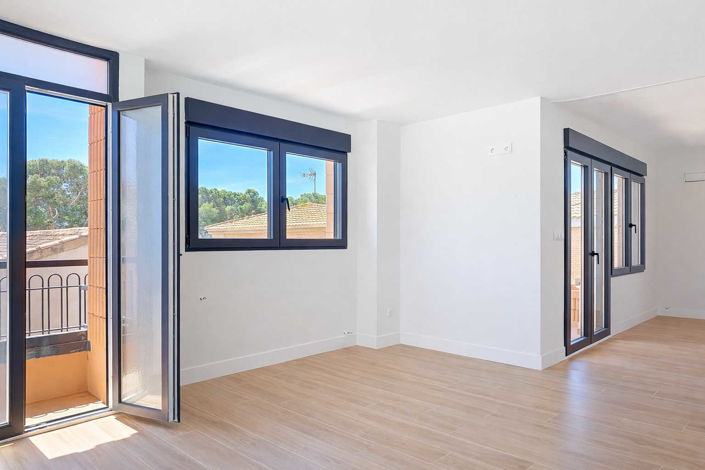 Image No.41-7 Bed Townhouse for sale