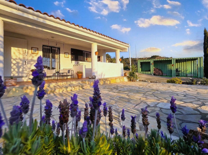 Image No.14-4 Bed Country House for sale