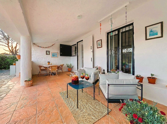 Image No.17-4 Bed Country House for sale