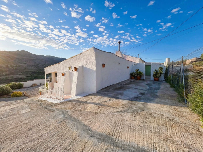 Image No.6-4 Bed Country House for sale