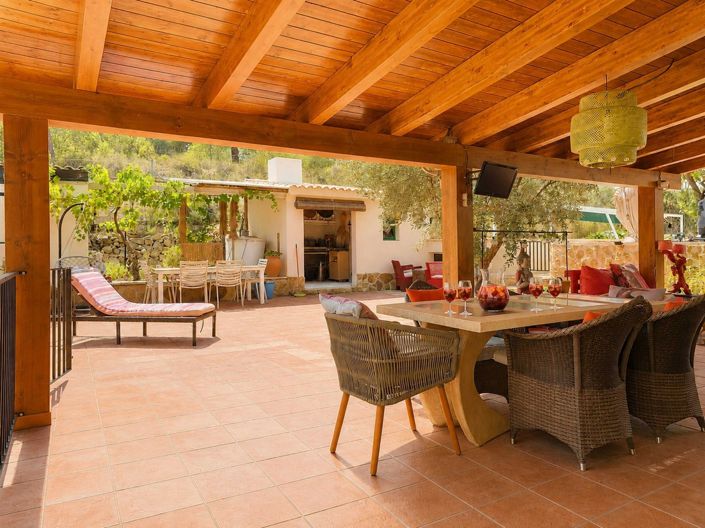 Image No.11-3 Bed Country House for sale