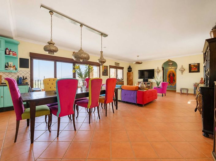 Image No.15-3 Bed Country House for sale