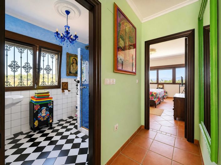 Image No.23-3 Bed Country House for sale