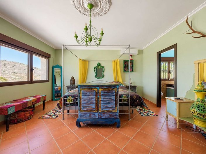 Image No.26-3 Bed Country House for sale