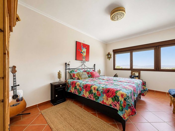 Image No.30-3 Bed Country House for sale