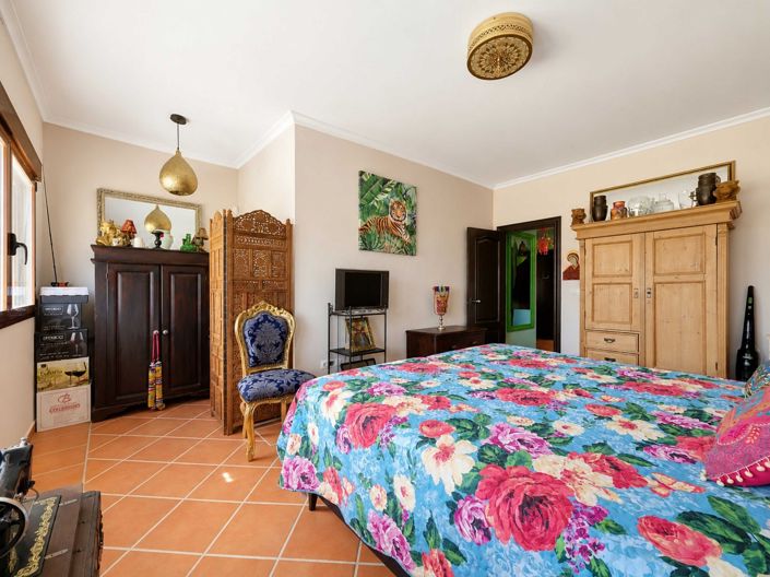 Image No.32-3 Bed Country House for sale
