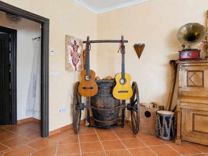 Image No.37-3 Bed Country House for sale