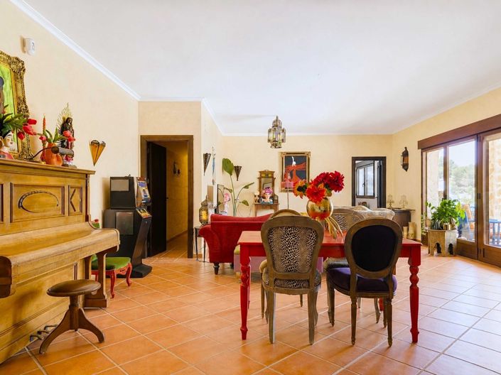 Image No.40-3 Bed Country House for sale