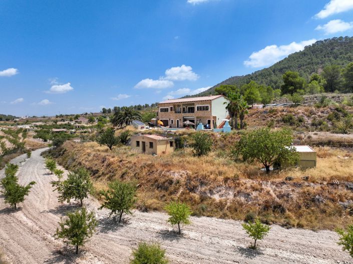 Image No.7-3 Bed Country House for sale