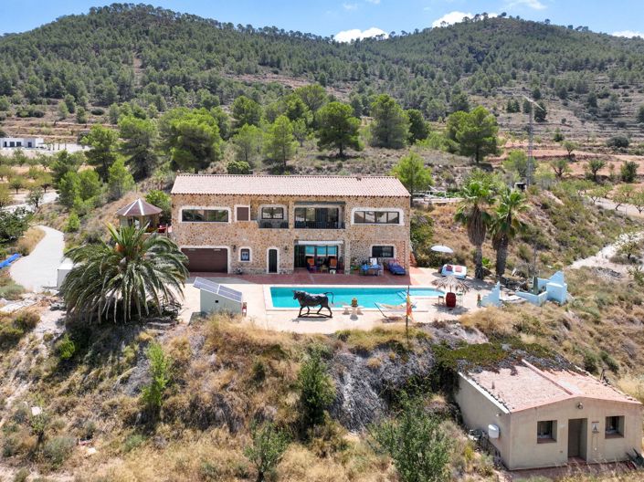 Image No.8-3 Bed Country House for sale