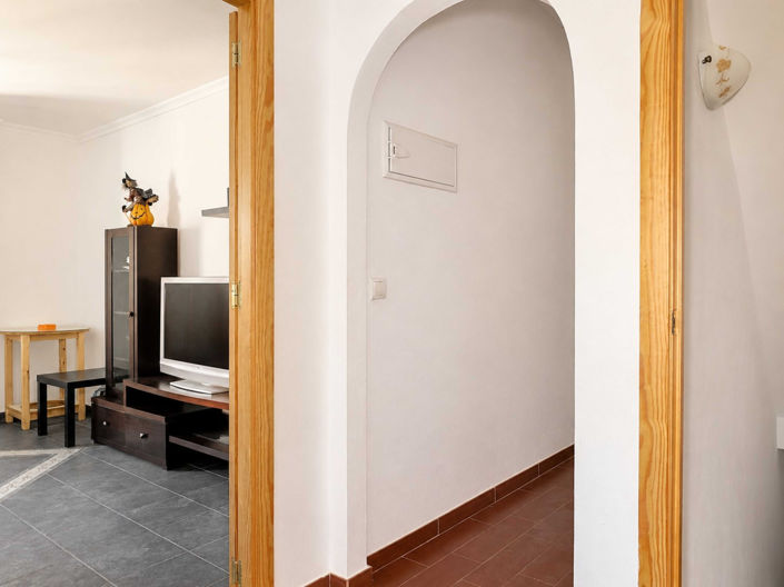 Image No.15-3 Bed Commercial for sale