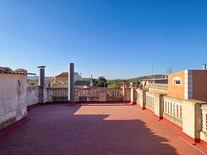 Image No.29-3 Bed Commercial for sale