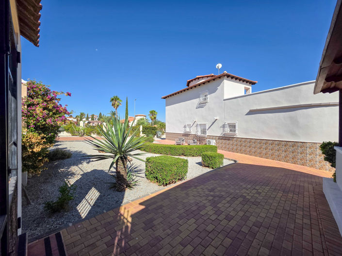 Image No.25-3 Bed Villa for sale
