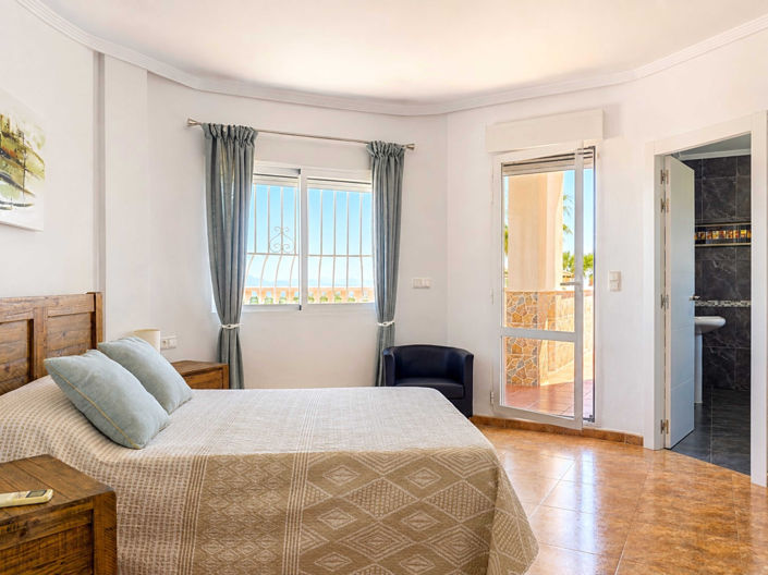 Image No.44-3 Bed Villa for sale