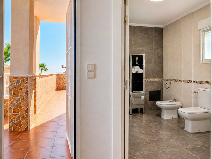 Image No.46-3 Bed Villa for sale