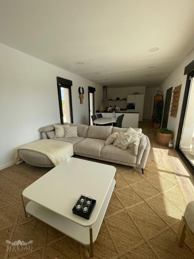 Image No.11-3 Bed Townhouse for sale