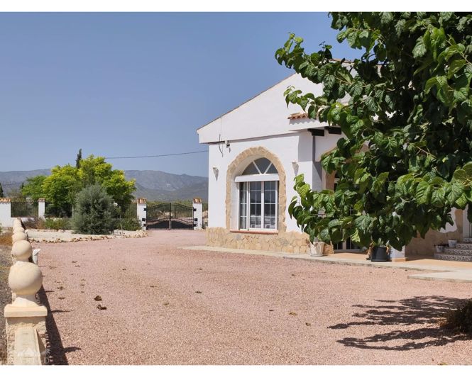 Image No.21-4 Bed Country House for sale