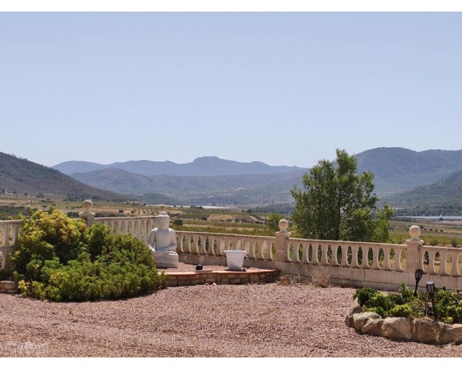Image No.22-4 Bed Country House for sale