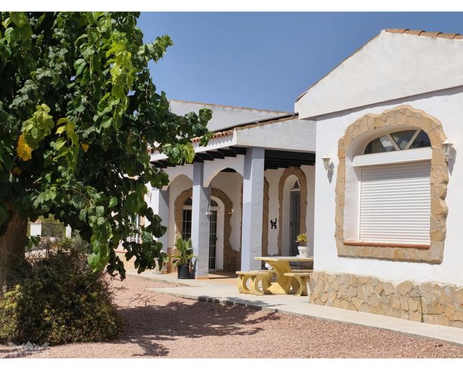 Image No.23-4 Bed Country House for sale