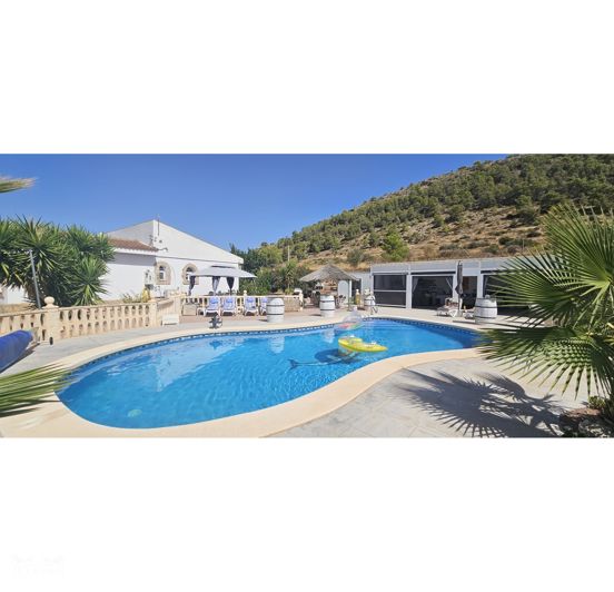 Image No.37-4 Bed Country House for sale