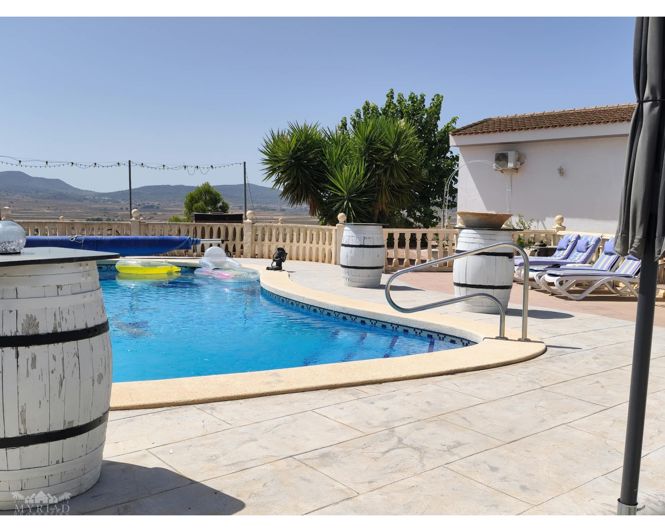 Image No.38-4 Bed Country House for sale