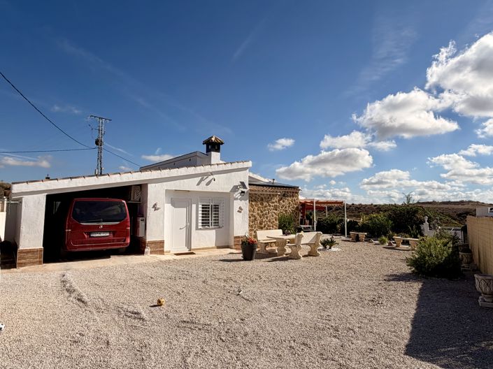 Image No.28-3 Bed Villa for sale