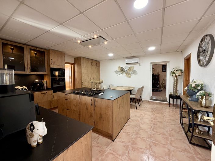Image No.47-3 Bed Villa for sale