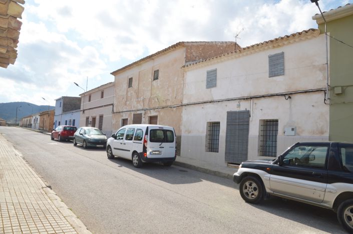 Image No.17-4 Bed Townhouse for sale