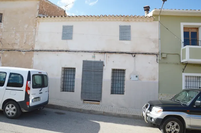 Image No.2-4 Bed Townhouse for sale